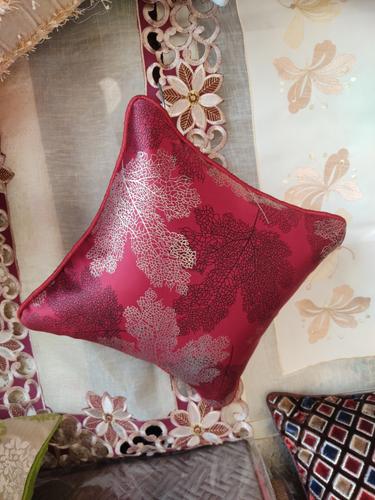 single pillows red color - 18196414 - Very Small Image - 1