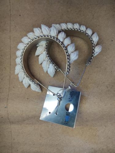 ladies bone earrings white color - 18199339 - Very Small Image - 1