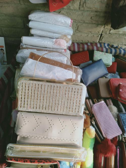fancy hand clutches bags - 18201368 - Very Small Image - 1
