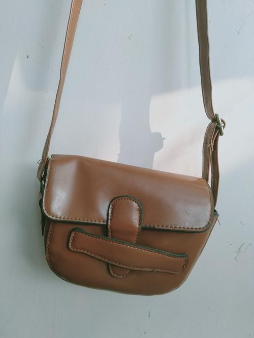 exclusive hand bags - 18201859 - Very Small Image - 1