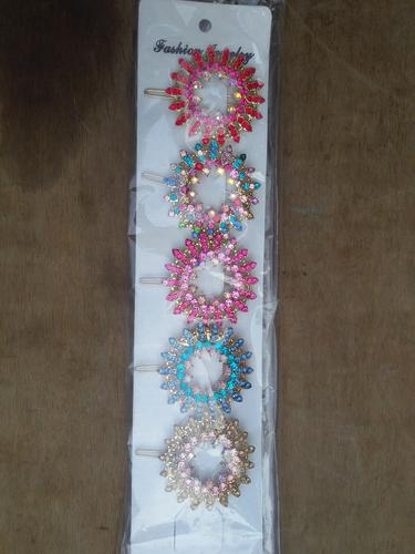 hair accessories set - 18206448 - Very Small Image - 1