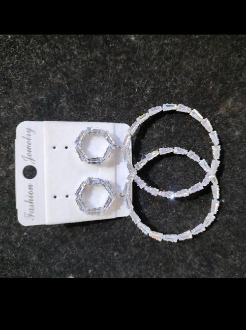 silver metal earring - 18206620 - Very Small Image - 1