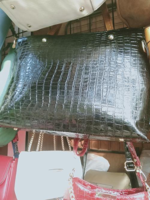 exclusive hand bags - 18206822 - Very Small Image - 1