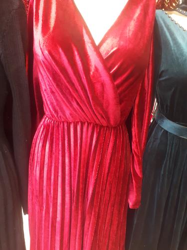 ladies dress - 18207519 - Very Small Image - 1