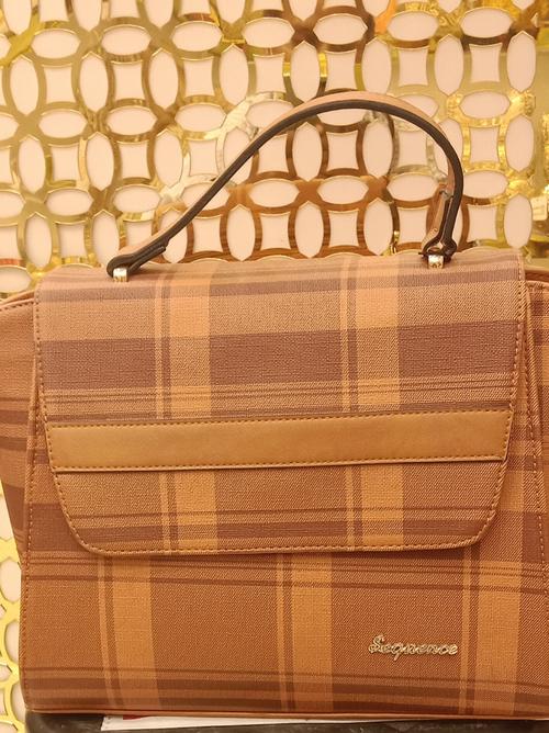 ladies handbags - 18207748 - Very Small Image - 1