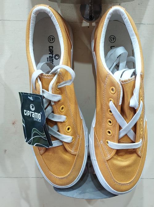 sports shoes for man yellow color - 18207883 - Very Small Image - 1