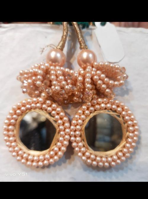 dupatta latkan - 18208532 - Very Small Image - 1