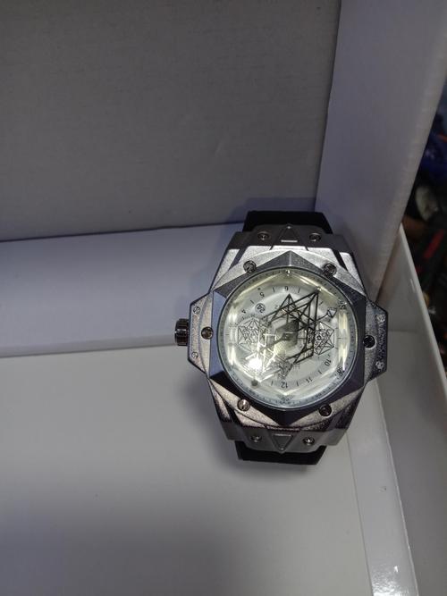 man watch - 18208913 - Very Small Image - 1