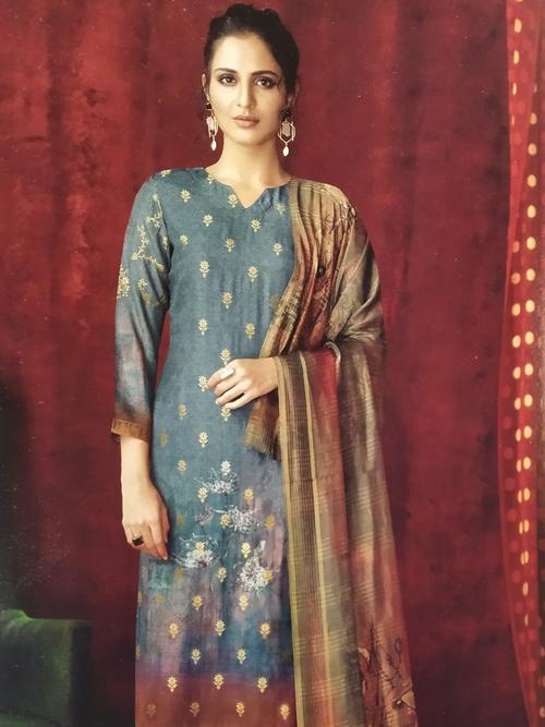 ladies suits - 18210970 - Very Small Image - 1