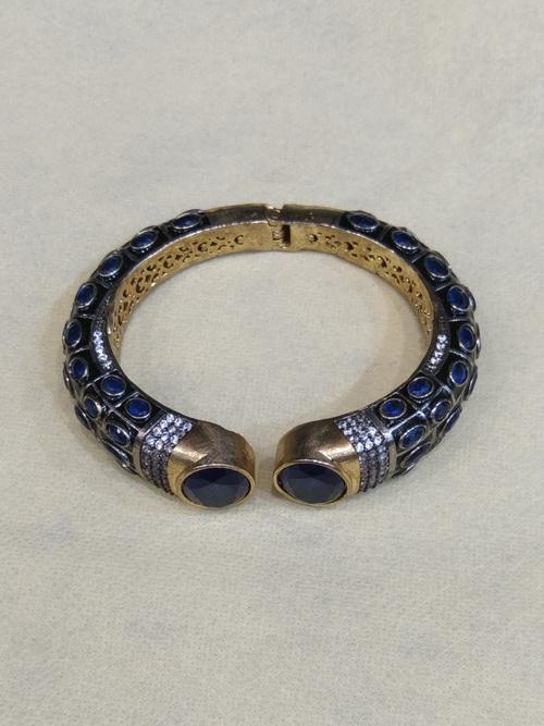 hand braslet for women latest design - 18228013 - Very Small Image - 1