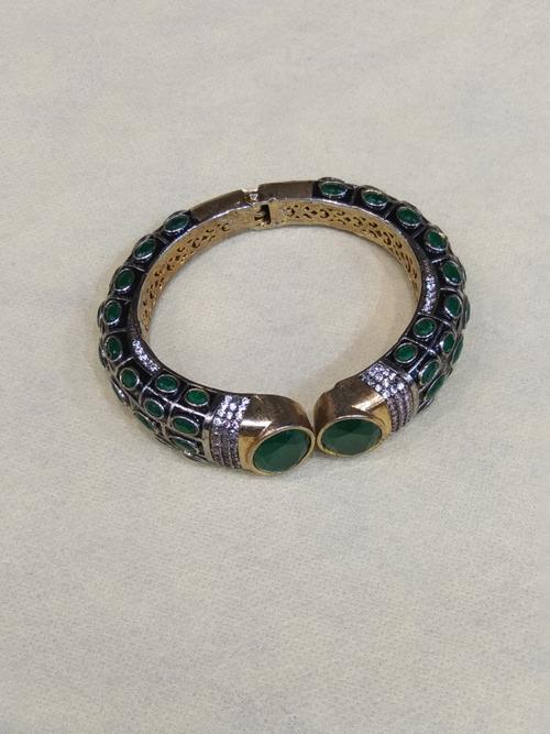 hand breslet for women latest design - 18228014 - Very Small Image - 1