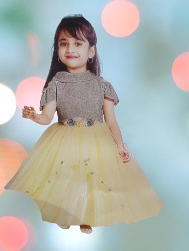 good quality gown - 18228030 - Very Small Image - 1