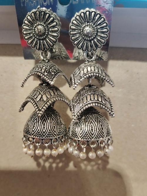 silver metal earrings - 18228245 - Very Small Image - 1
