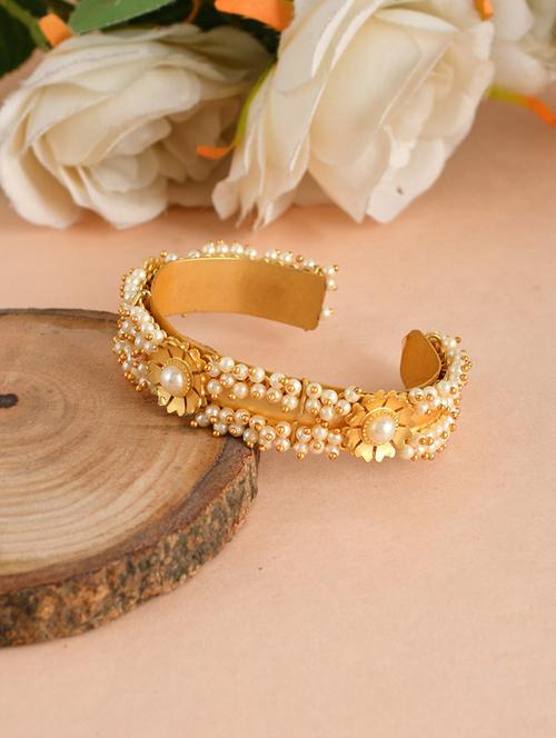 gold plated pearl jadau temple bracelet - 18259790 - Very Small Image - 1