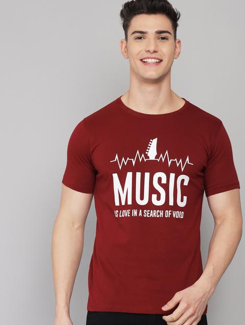 maroon front print t-shirt - 18260993 - Very Small Image - 1