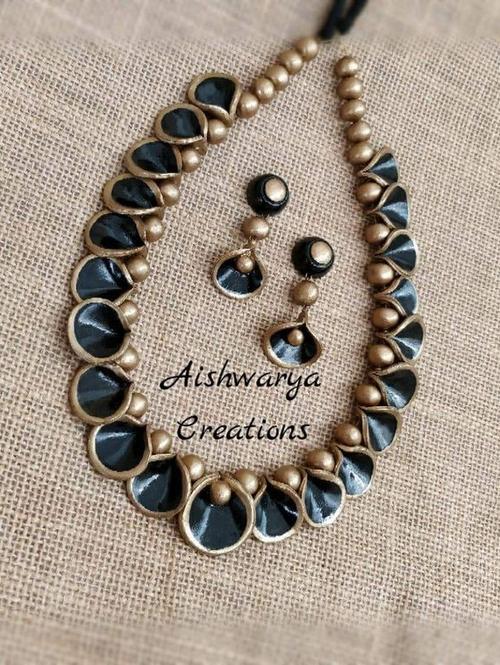 terracotta jewellery - 18267076 - Very Small Image - 1