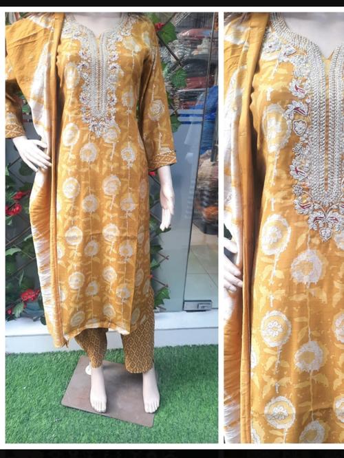 muslin fabric with handwork - 18271329 - Very Small Image - 1