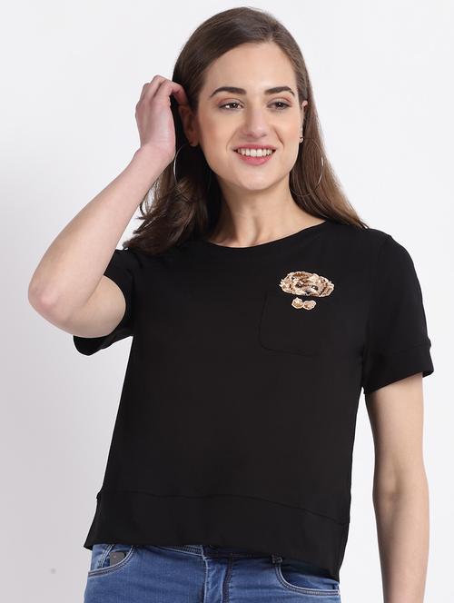 round neck graphic top - 18274897 - Very Small Image - 1