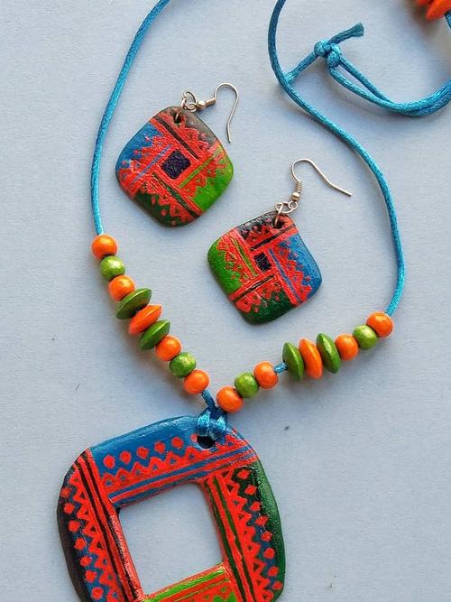 handcrafted jewelry-pendant with earrings - 18281841 - Very Small Image - 1