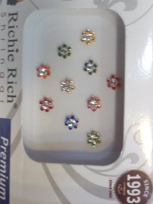 fancy bindi - 18284494 - Very Small Image - 1