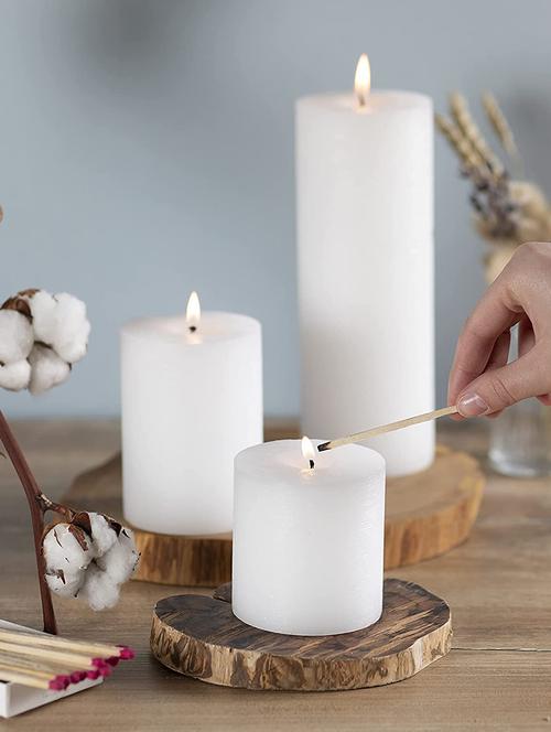 vanilla scented set of 3 white pillar candles - 18287435 - Very Small Image - 1