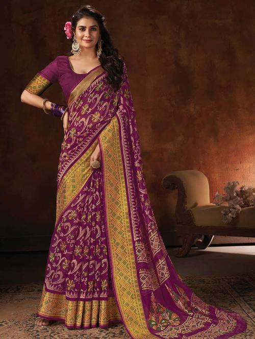 women's printed magenta colored saree - 18290713 - Very Small Image - 1