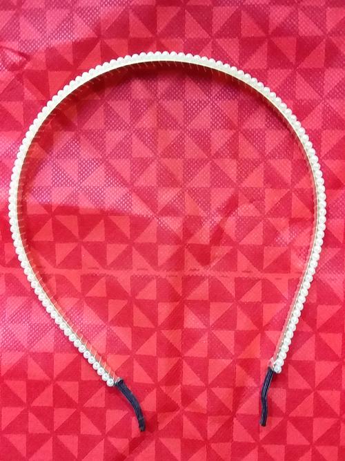 hair band with white moti - 18293724 - Very Small Image - 1