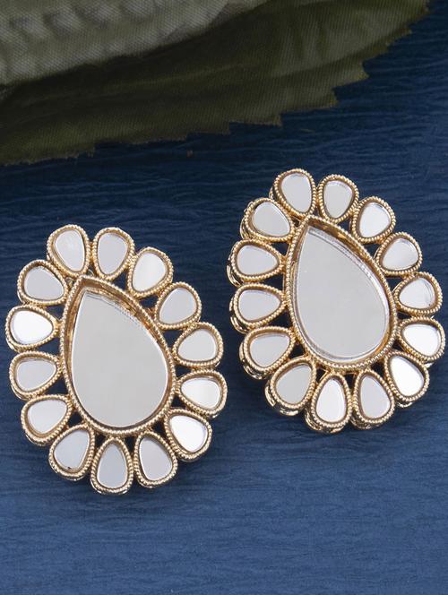 gold metal studs earring - 18296183 - Very Small Image - 1