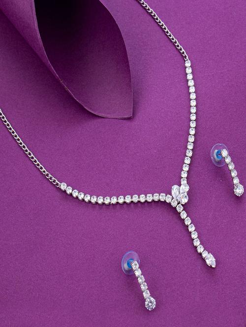 silver metal necklaces and earring - 18296688 - Very Small Image - 1