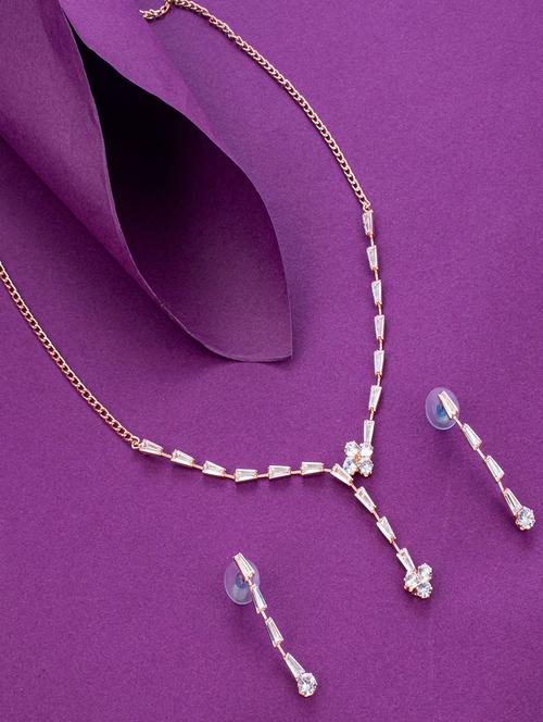 gold metal necklaces and earring - 18296691 - Very Small Image - 1