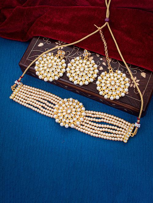 gold metal necklaces and earring - 18296812 - Very Small Image - 1