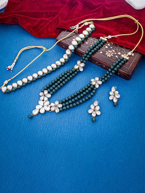 green metal necklaces and earring - 18296887 - Very Small Image - 1