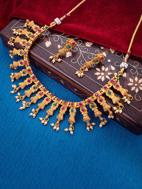 gold metal necklaces and earring - 18296901 - Very Small Image - 1