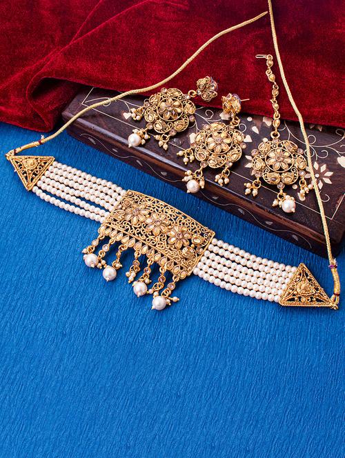 white metal necklaces and earring - 18296959 - Very Small Image - 1