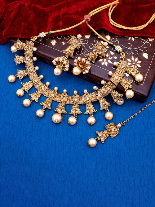 gold metal necklaces and earring - 18297085 - Very Small Image - 1