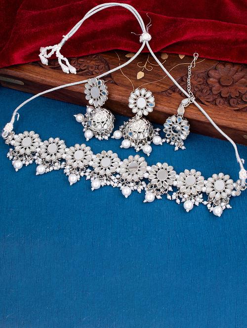 silver metal necklaces and earring - 18297147 - Very Small Image - 1