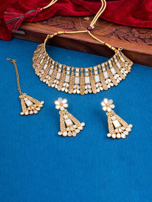 gold metal necklaces and earring - 18297157 - Very Small Image - 1