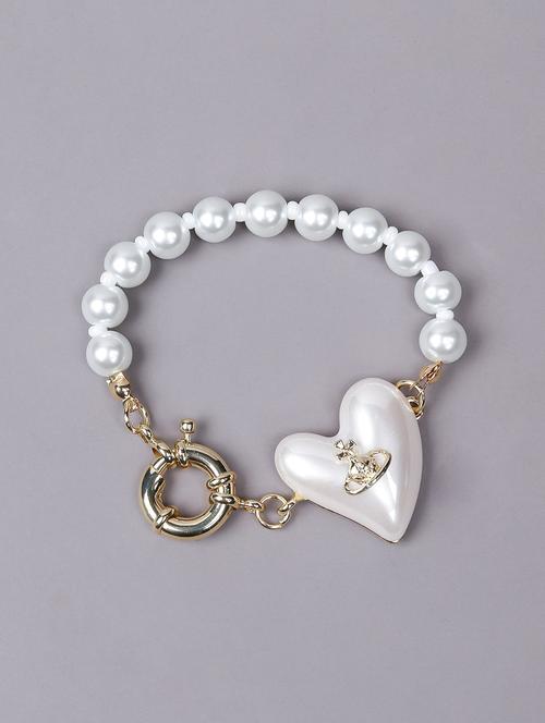cute pearl embellished with a heart bracelet - 18297873 - Very Small Image - 1