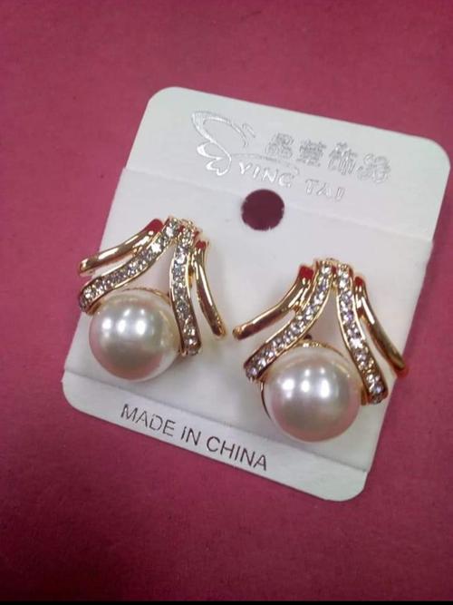 ladies earrings - 18297997 - Very Small Image - 1