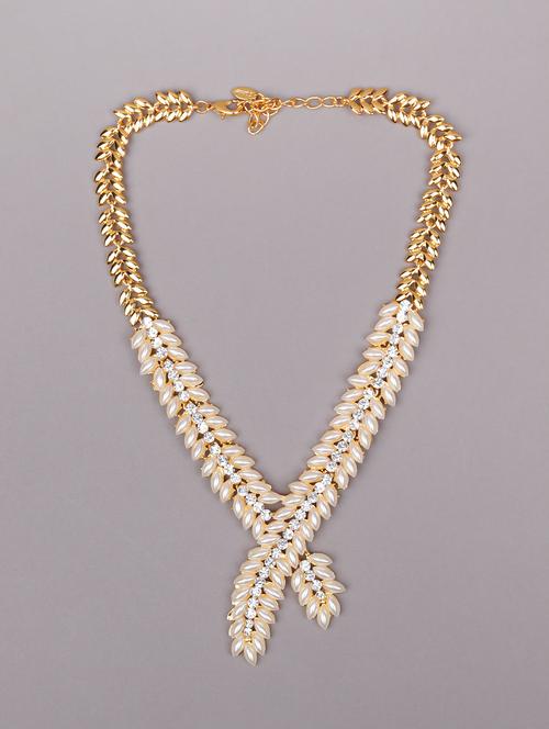 gold metal necklace - 18298102 - Very Small Image - 1