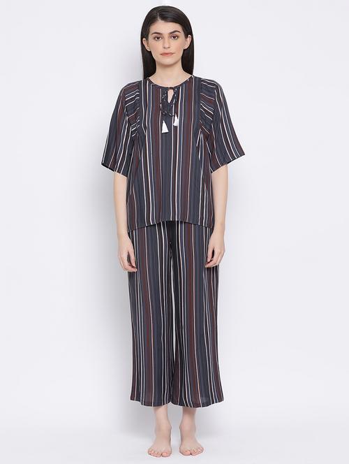 three quarter-sleeved printed pyjama set nightwear set - 18307386 - Very Small Image - 1
