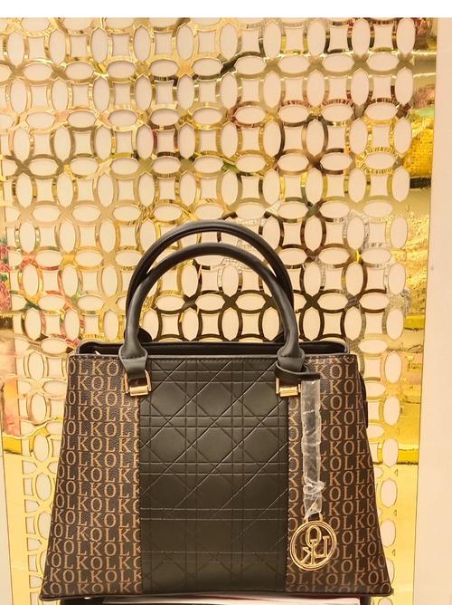 ladies hand bags pure leather - 18308808 - Very Small Image - 1