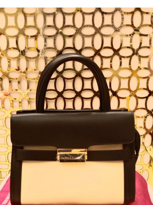 ladies hand bags pure leather - 18308809 - Very Small Image - 1
