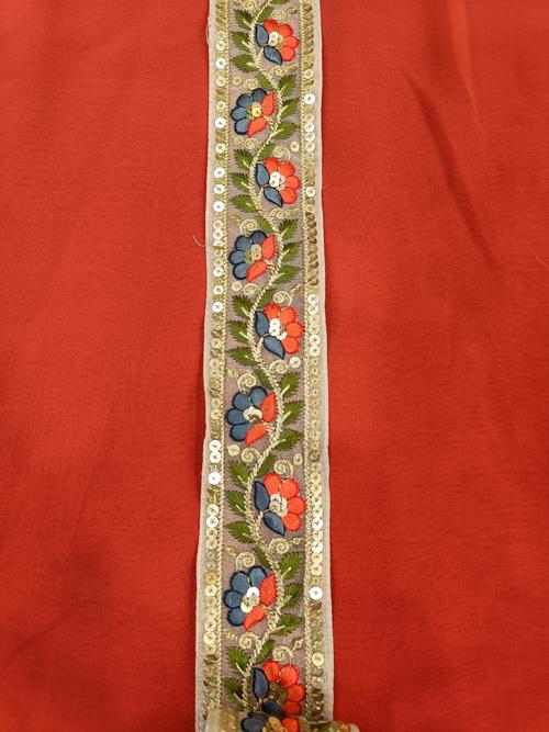 embroidered lace 100 per metre - 18312421 - Very Small Image - 1