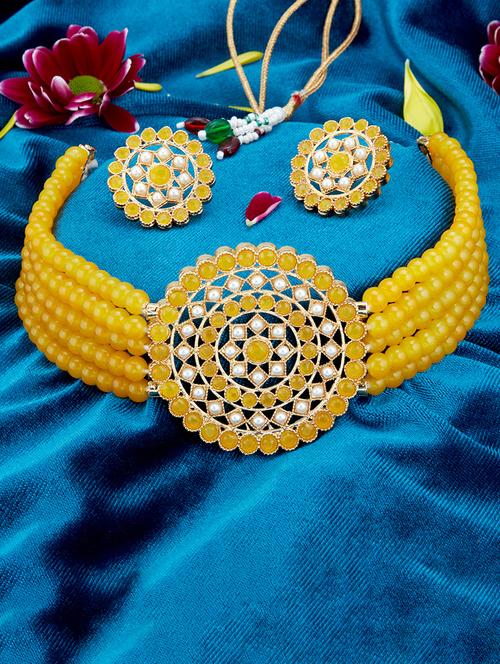 dazzling gold plated yellow & white pearl choker necklace set - 18320155 - Very Small Image - 1