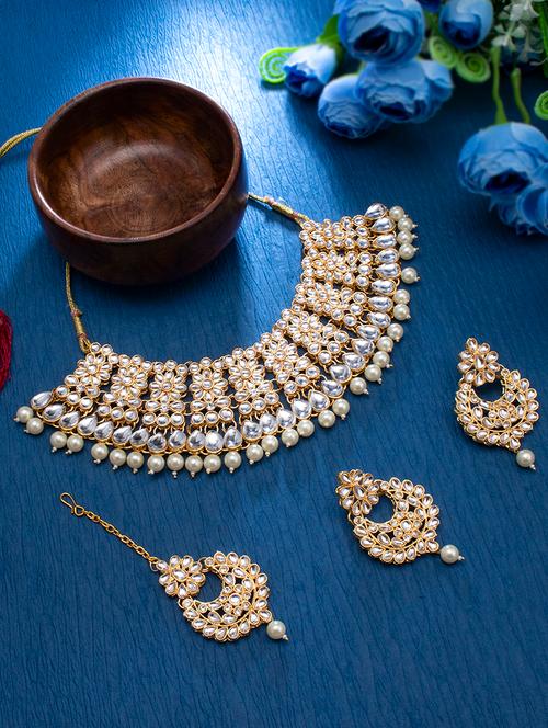 gold metal necklaces and earring - 18320289 - Very Small Image - 1
