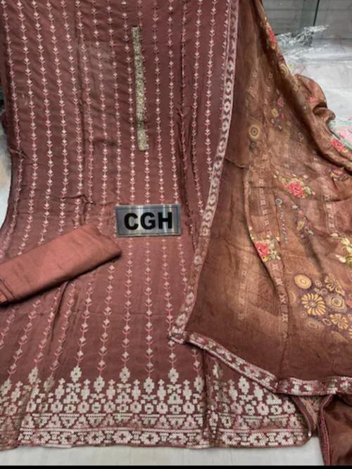 ladies suit - 18335433 - Very Small Image - 1