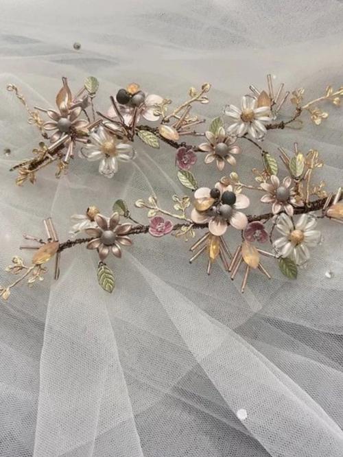 hair accessories multi color - 18341563 - Very Small Image - 1
