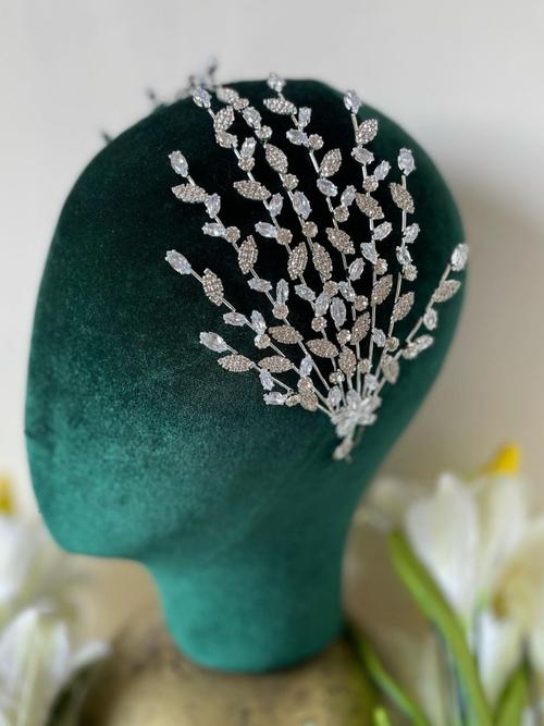 hair accessories white color - 18341577 - Very Small Image - 1
