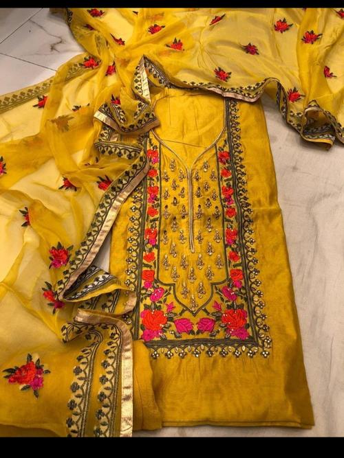 ladies suit - 18341686 - Very Small Image - 1
